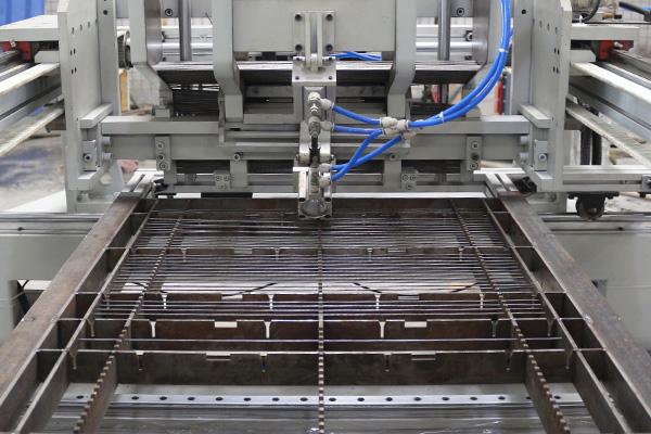 Equipamento de solda automática de malha de aço Hwashi. 2