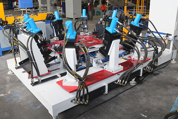 Máquina elétrica de soldagem de gaiolas IBC 50Hz Controle PLC 225KVA 9