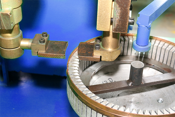 Máquina de Solda por Ponto Automática para Anel Interno com Distribuição Precisa de Arame 6