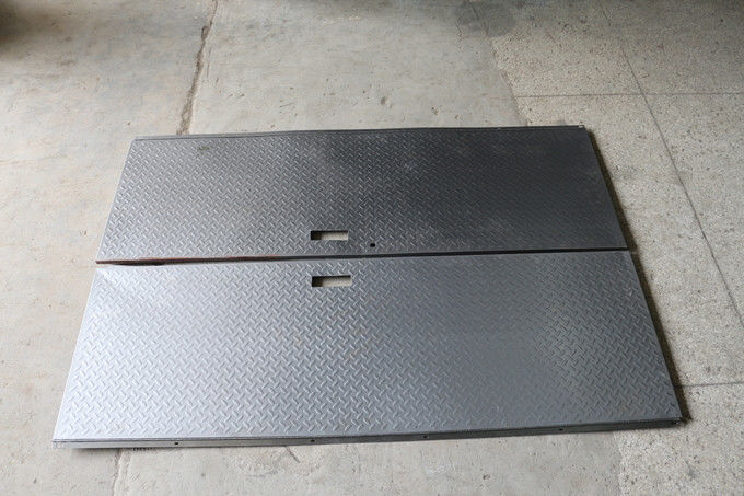 Máquina automática móvel de soldagem por ponto de cabeça múltipla para painel de portas