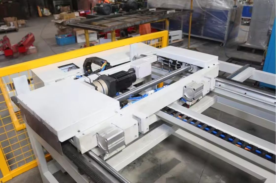 Máquina de soldadura por pontos CNC de sete eixos duplo cabeças de chapa automática para estante de agachamento