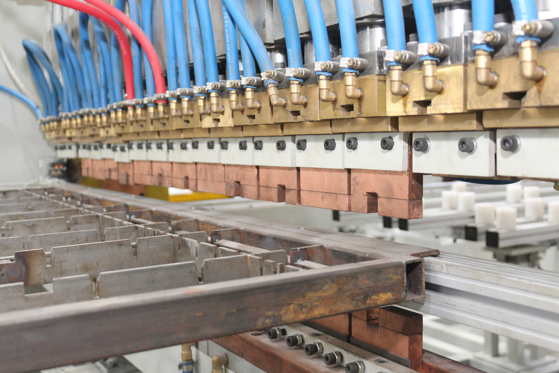 Hwashi Máquina automática de soldadura de pontos de malha de fios de cabeça múltipla para carrinho de compras