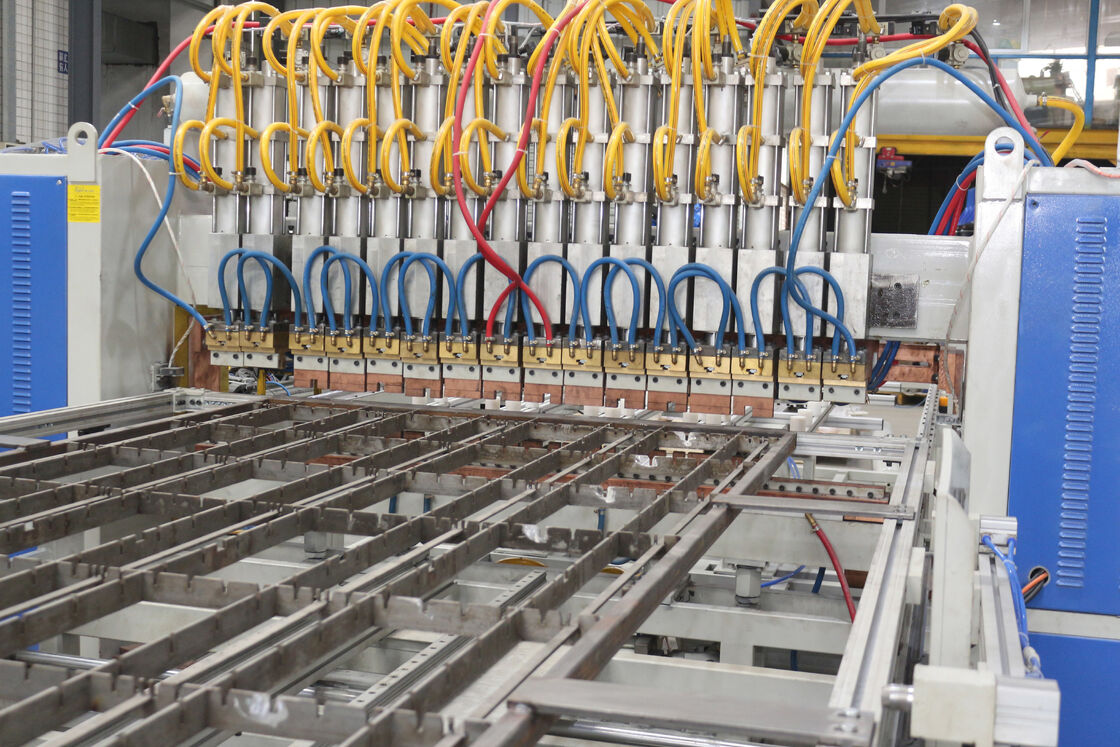 Hwashi CNC Auto Feeder Single Head Oven Racks máquina de soldagem, Wire Mesh/Kitchen Rack Máquina de soldagem de ponto automática de malha de arame